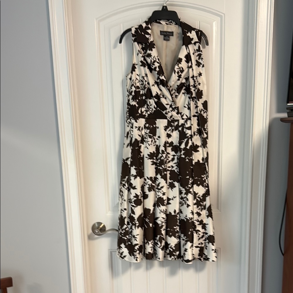 Jessica Howard Chocolate and Cream Midi Dress